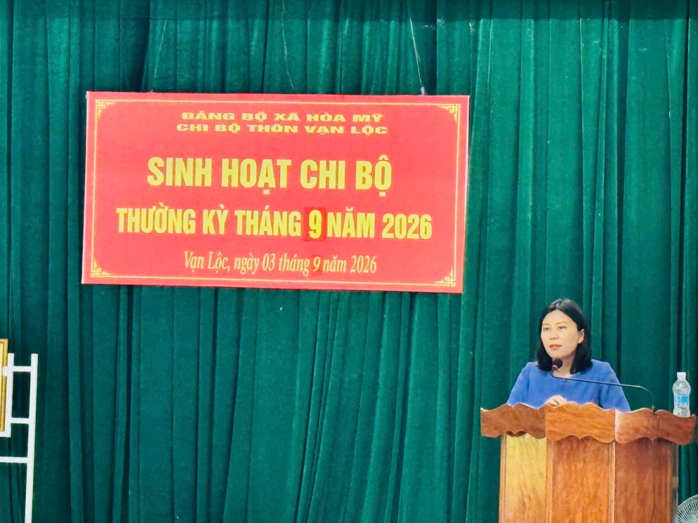 Lãnh đạo Đoàn ĐBQH tỉnh dự sinh hoạt Chi bộ thôn Vạn Lộc, xã Hòa Mỹ